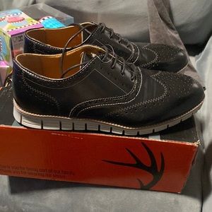 Deer Stags Unisex-Child Oxford Size 6M